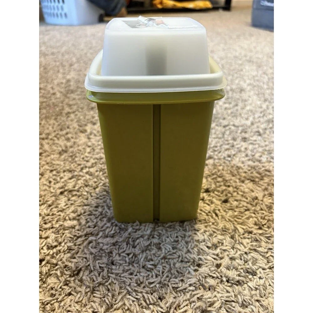 Tupperware Vintage Green Pickle Keeper Strainer Container Lid USA Made
